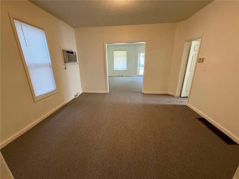 528 Park Ave, Excelsior Springs, MO 64024