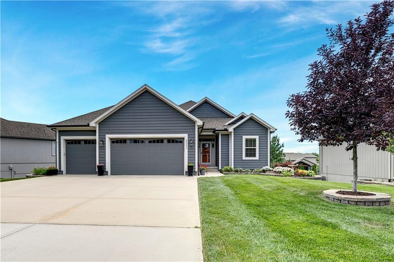 25973 143rd Ter, Olathe, KS 66061