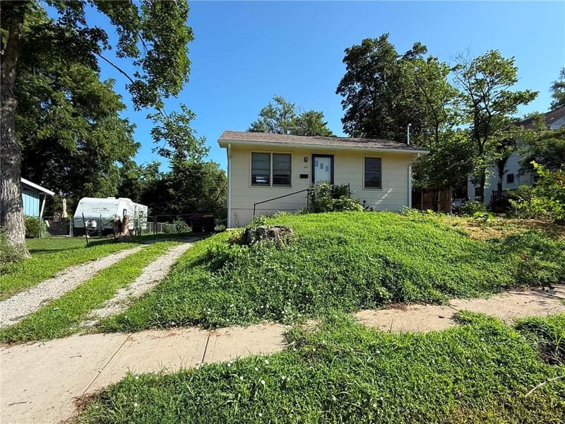 902 Williams St, Excelsior Springs, MO 64024