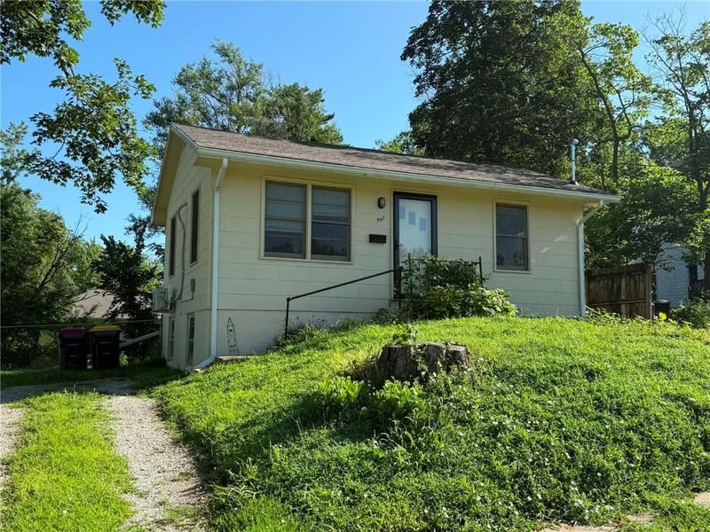 902 Williams St, Excelsior Springs, MO 64024