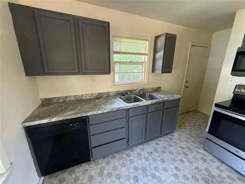 902 Williams St, Excelsior Springs, MO 64024