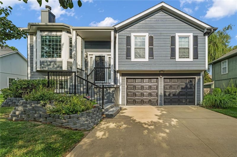 1073 Logan St, Olathe, KS 66061