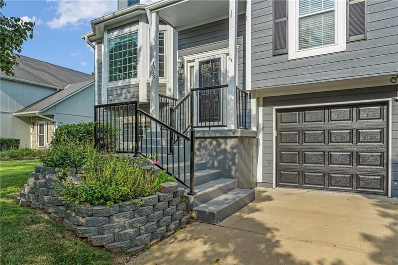 1073 Logan St, Olathe, KS 66061
