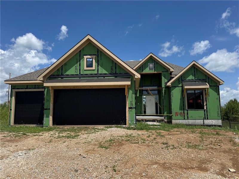 18457 Mohawk Ln, Overland Park, KS 66085