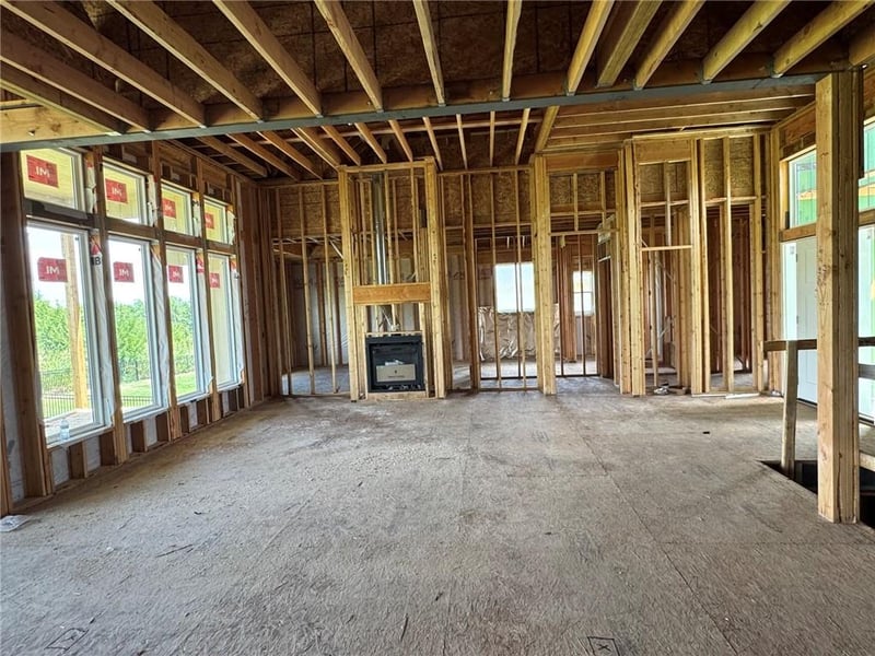 18457 Mohawk Ln, Overland Park, KS 66085