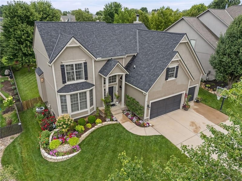 8112 145th St, Overland Park, KS 66223