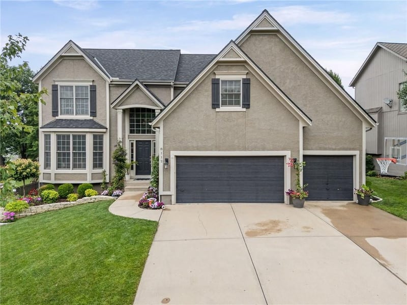 8112 145th St, Overland Park, KS 66223