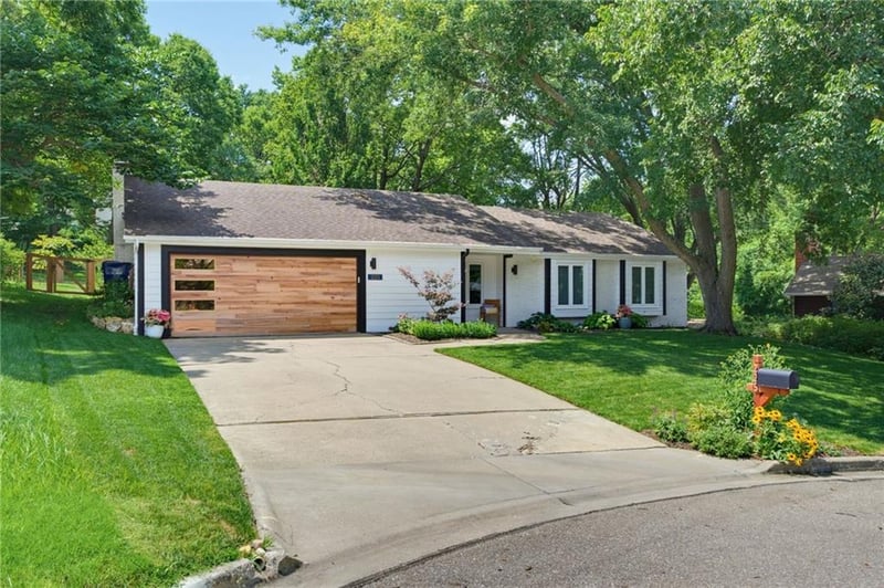 225 Arizona Pl, Lawrence, KS 66049