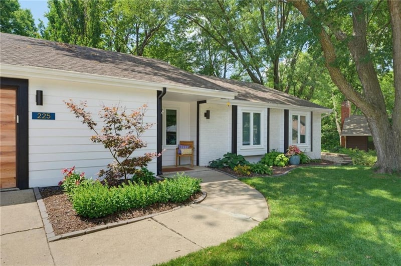 225 Arizona Pl, Lawrence, KS 66049