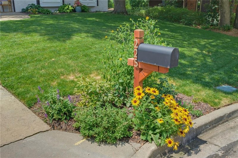 225 Arizona Pl, Lawrence, KS 66049