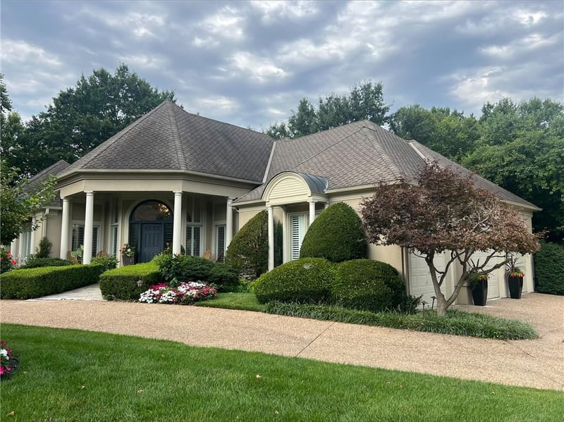 11504 Cedar St, Leawood, KS 66211