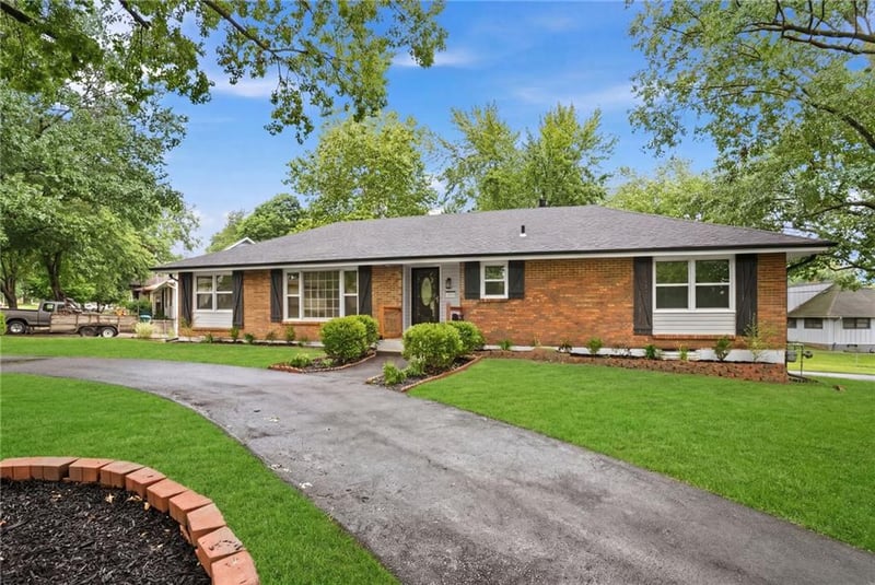 12825 Winchester Ave, Grandview, MO 64030