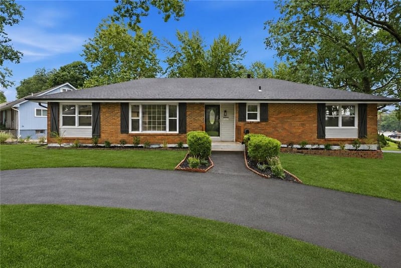 12825 Winchester Ave, Grandview, MO 64030