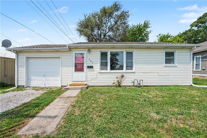 307 Raum St, Lawson, MO 64062