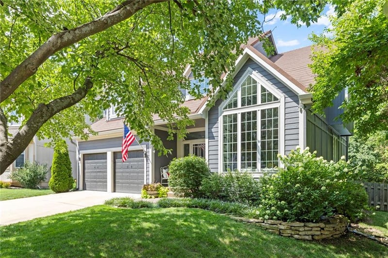 8710 132nd Pl, Overland Park, KS 66213