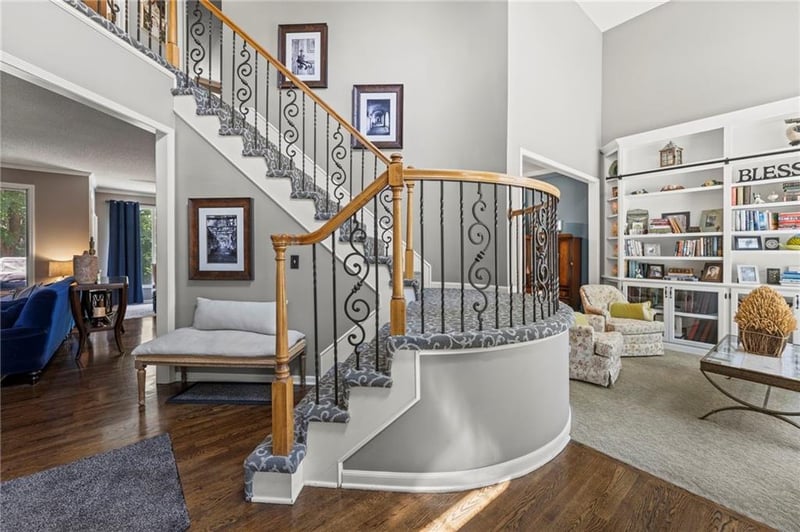 8710 132nd Pl, Overland Park, KS 66213