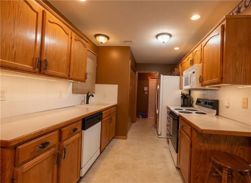 14923 48th Ter, Kansas City, MO 64136