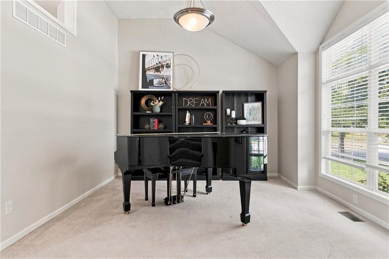 525 Parma Way, Gardner, KS 66030
