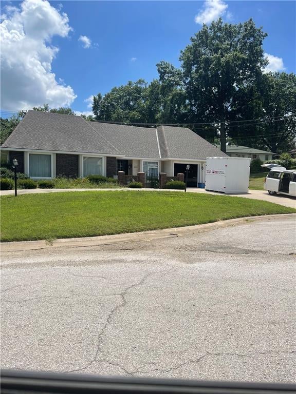 8001 Walker Ave, Kansas City, KS 66112