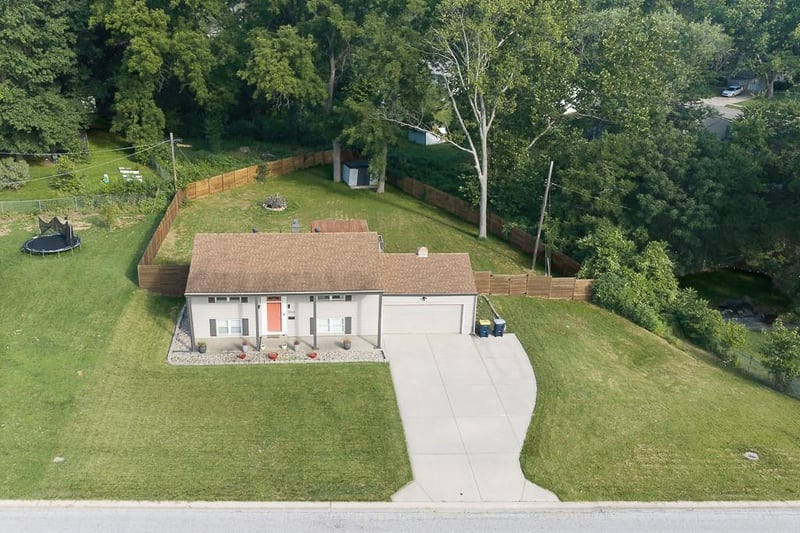5306 Sycamore Dr, Kansas City, MO 64119