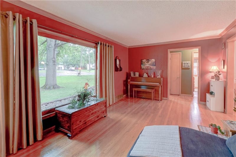 4644 Blue Ridge Blvd, Kansas City, MO 64133