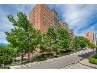 310 W 49 St #101, Kansas City, MO 64112
