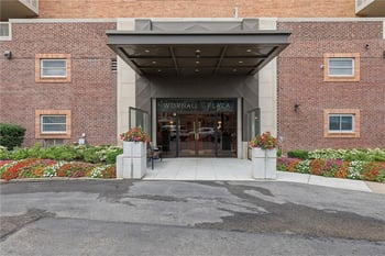 310 W 49 St #101, Kansas City, MO 64112