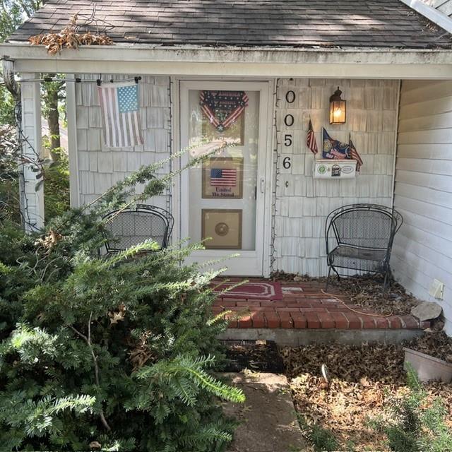 10056 N Locust St, Kansas City, MO 64155