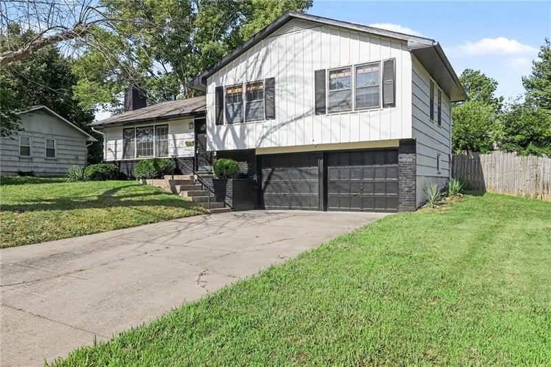 13516 Lowell Ave, Grandview, MO 64030
