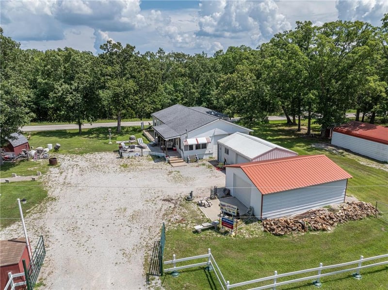11138 Leisure Dr, Warsaw, MO 65355