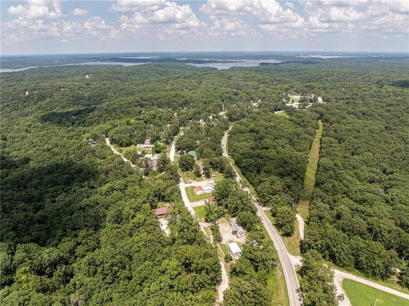 11138 Leisure Dr, Warsaw, MO 65355