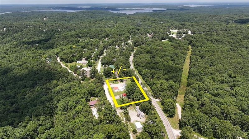 11138 Leisure Dr, Warsaw, MO 65355