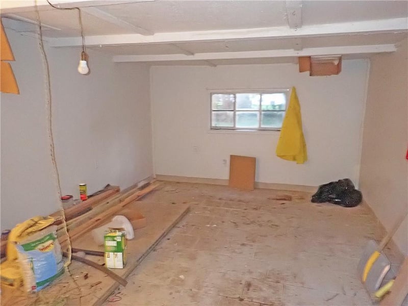 8438 Douglas Ave, Kansas City, MO 64114