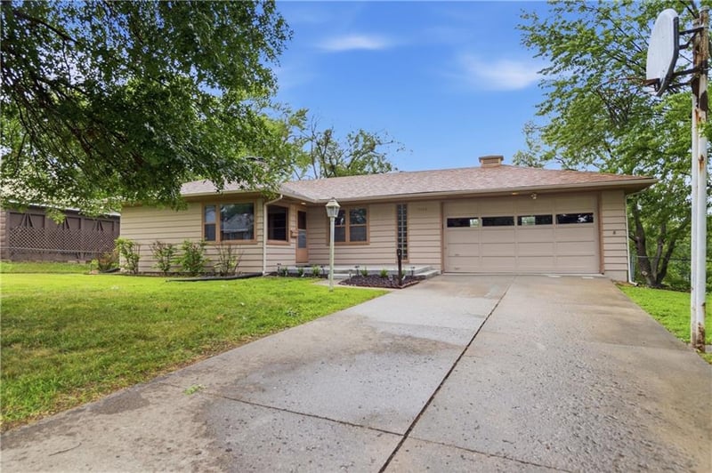 5128 Lister Ave, Kansas City, MO 64119