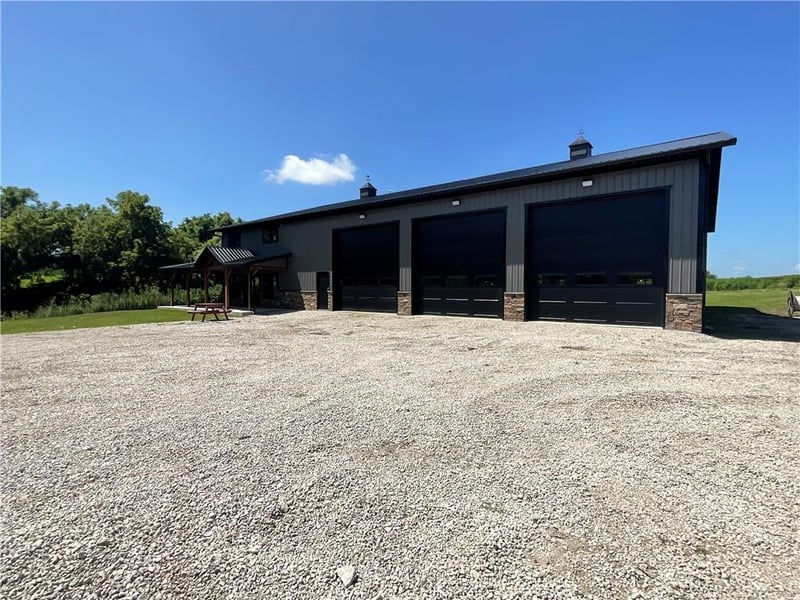 19383 Bottomview Rd, Lexington, MO 64067