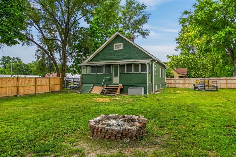 738 Garland Ave, Kansas City, MO 64120