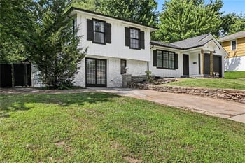 6105 E 96th Ter, Kansas City, MO 64134