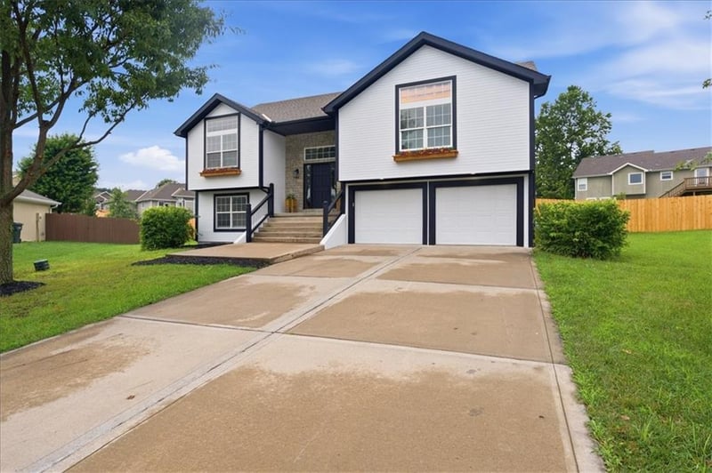 4000 Cades Cv, Leavenworth, KS 66048