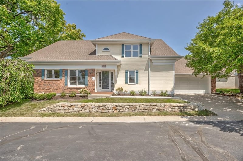 4512 90th St, Prairie Village, KS 66207