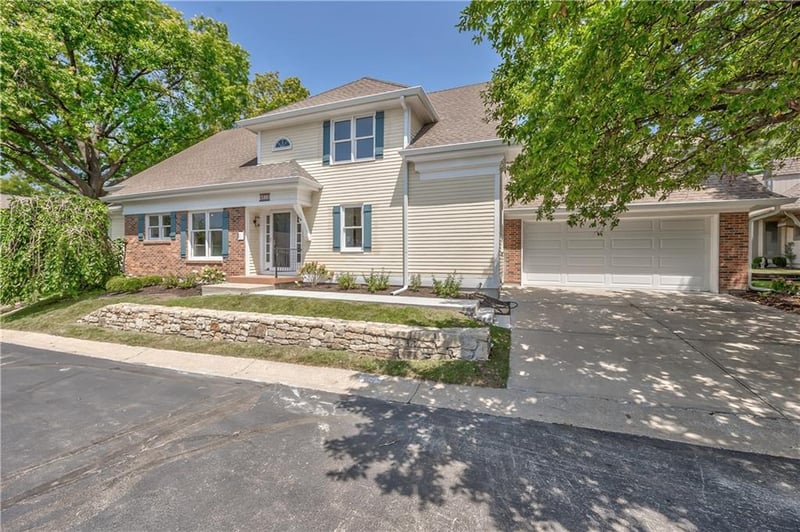 4512 90th St, Prairie Village, KS 66207