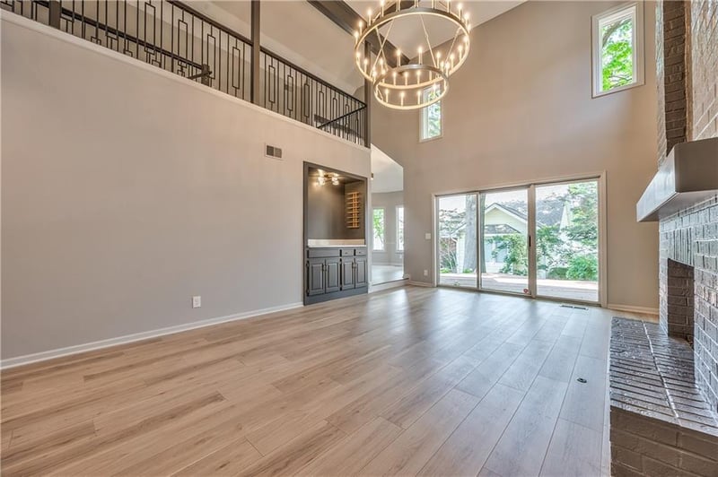 4512 W 90th St, Prairie Village, KS 66207