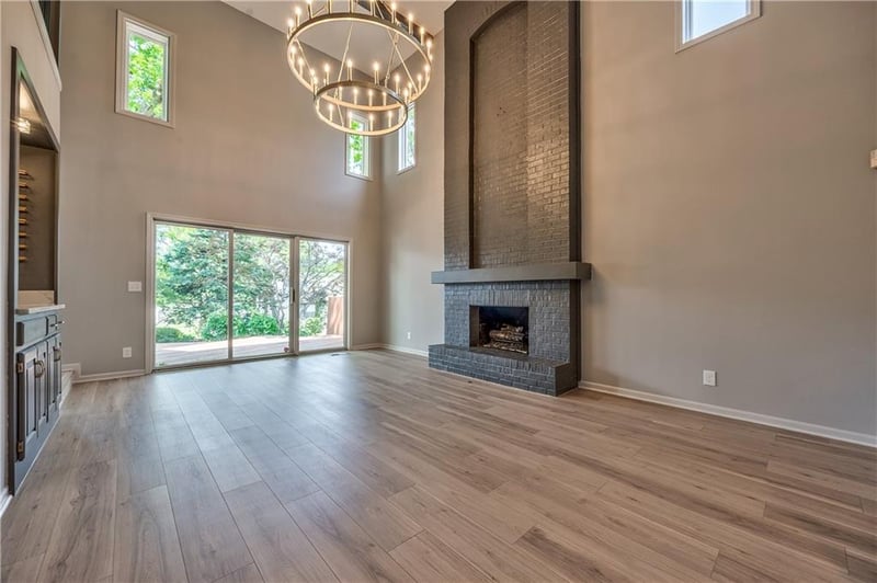 4512 W 90th St, Prairie Village, KS 66207