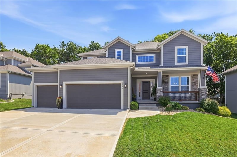 9161 Green Rd, Lenexa, KS 66227