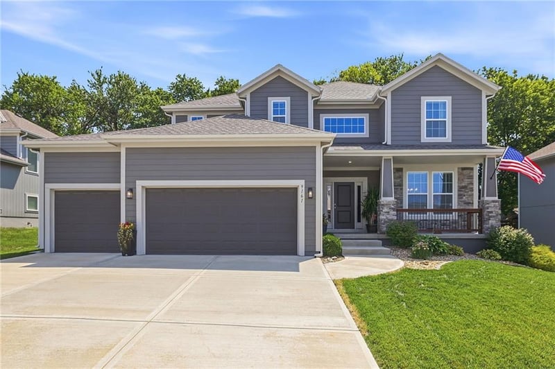 9161 Green Rd, Lenexa, KS 66227