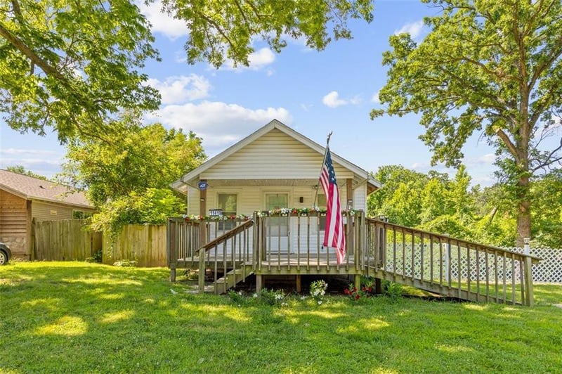 11419 27 St, Independence, MO 64052