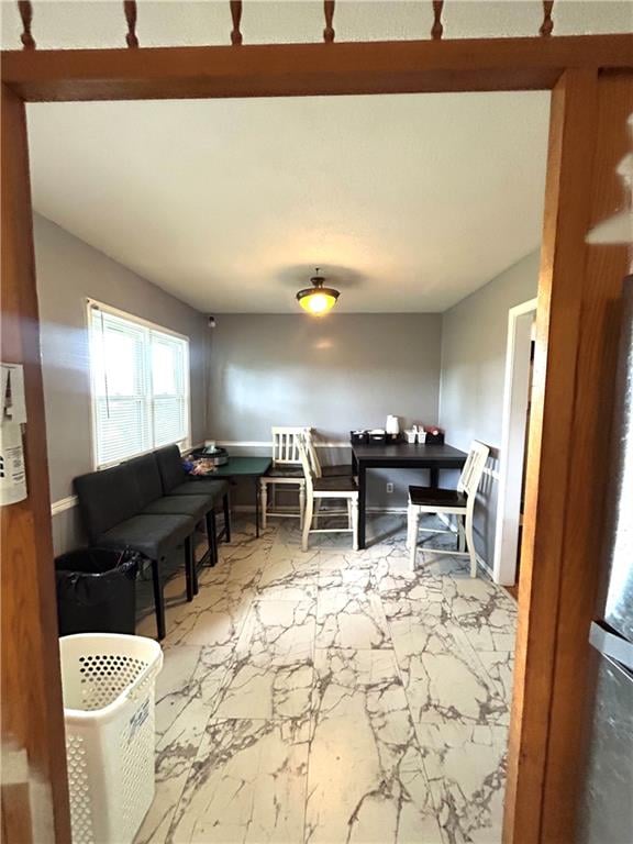 11007 Spring Valley Rd, Kansas City, MO 64134