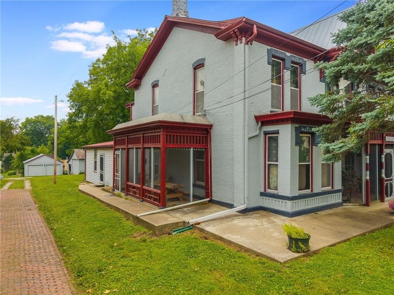 1321 South St, Lexington, MO 64067
