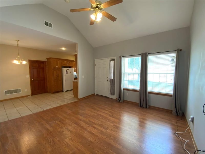 8320 Waverly Ave, Kansas City, KS 66109