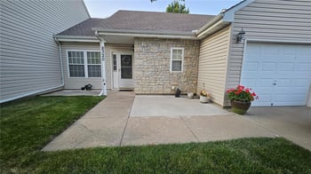 8320 Waverly Ave, Kansas City, KS 66109