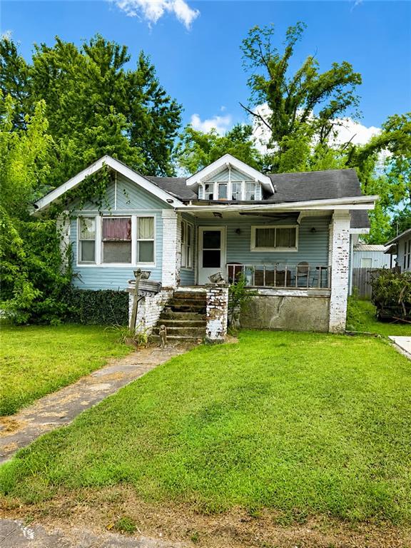 335 10th St, Baxter Springs, KS 66713